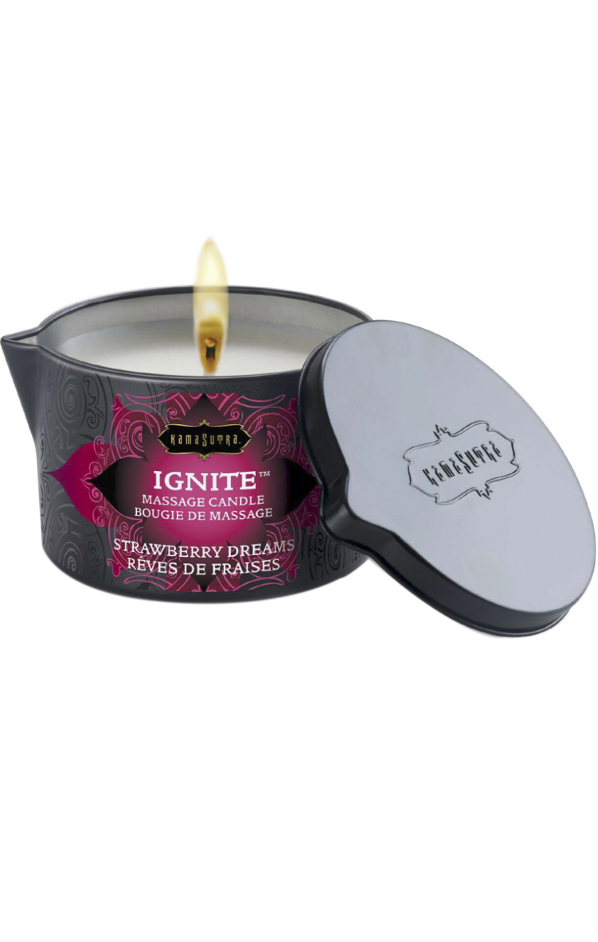 Два приятных эффекта в одной свече - Массажная свеча с ароматом клубники Ignite Massage Candle 170gr